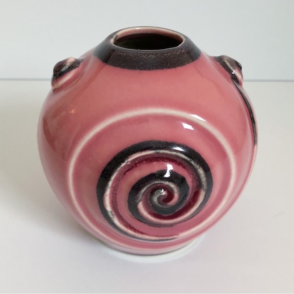 Vintage rose pink Art Deco moderne sphere pottery vase - Picture 3 of 10